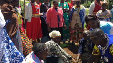 Los derechos a la tierra y a los medios de vida son clave para que las mujeres indígenas de Kenia logren un desarrollo sostenible