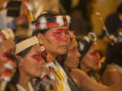 Waoroni women from Ecuador